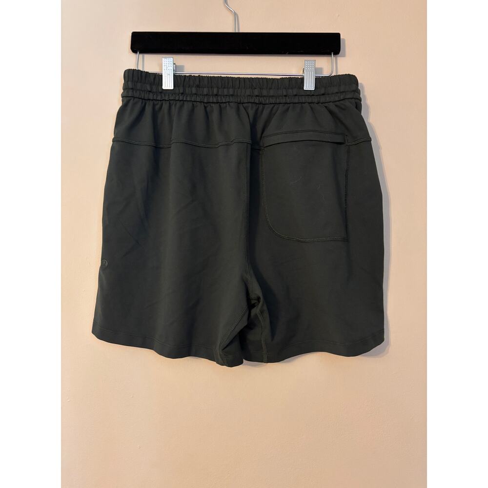 Lululemon Dark Olive Green Drawstring Shorts Size Medium - Picture 4 of 6